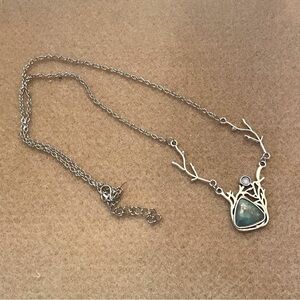 Beautiful Antler Silver Plated alloy Necklace 26” BN